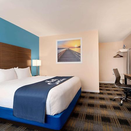 Days Inn By Wyndham Middletown/Newport Area Exterior foto