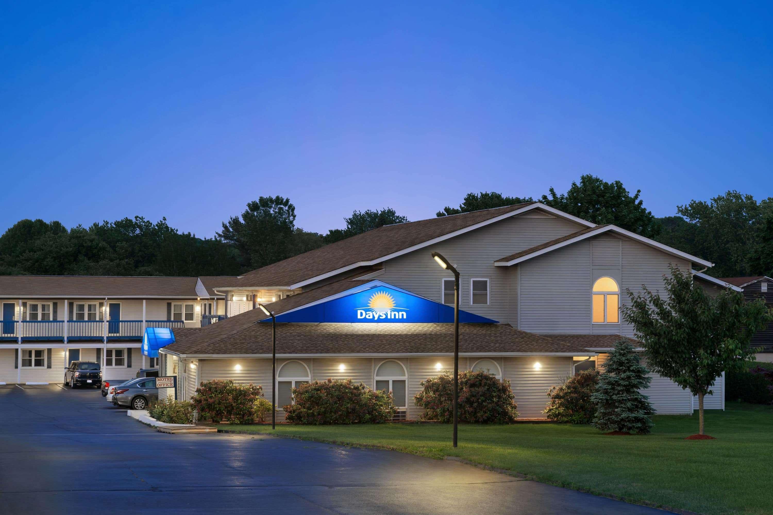 Days Inn By Wyndham Middletown/Newport Area Exterior foto