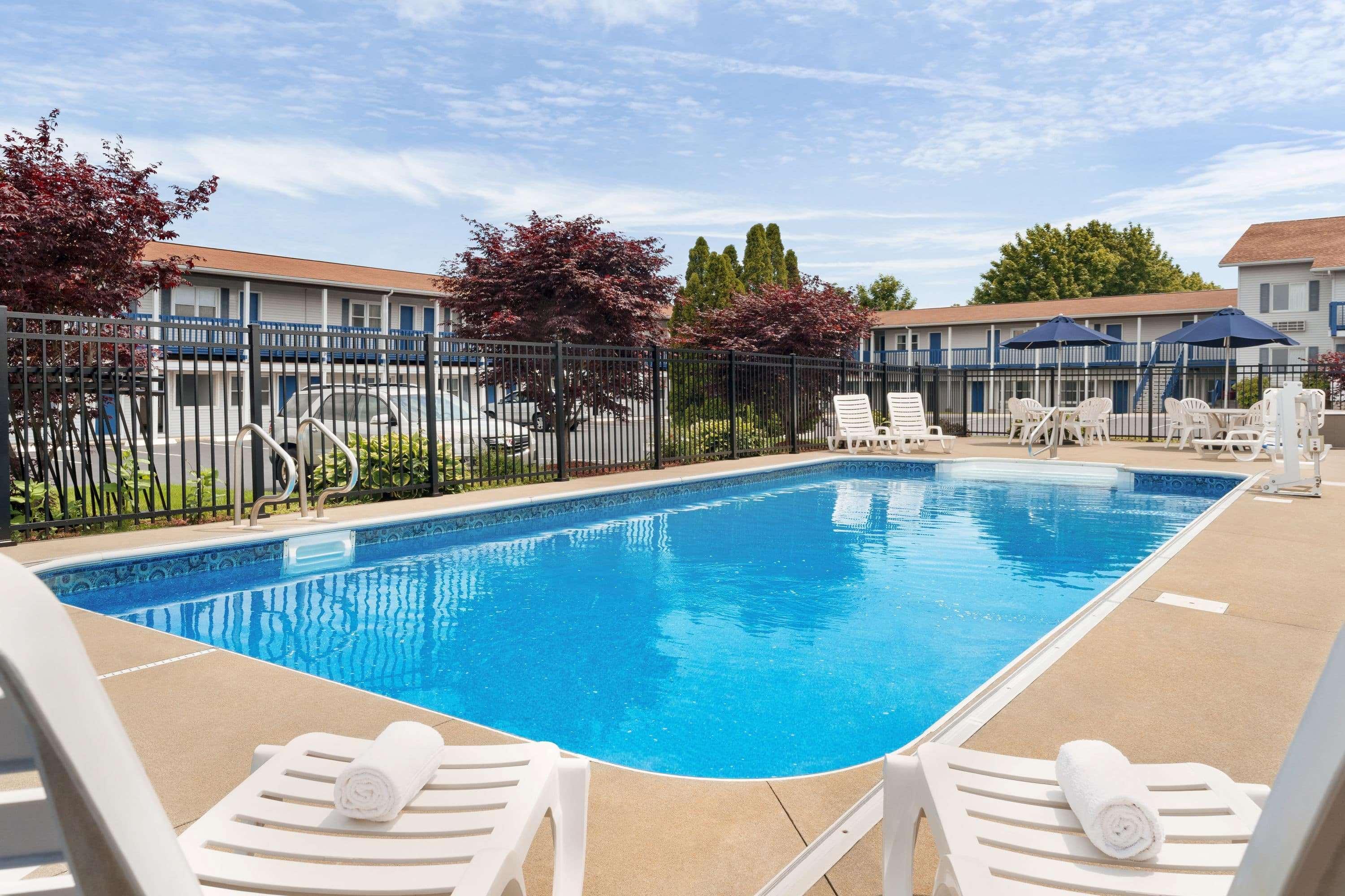 Days Inn By Wyndham Middletown/Newport Area Exterior foto